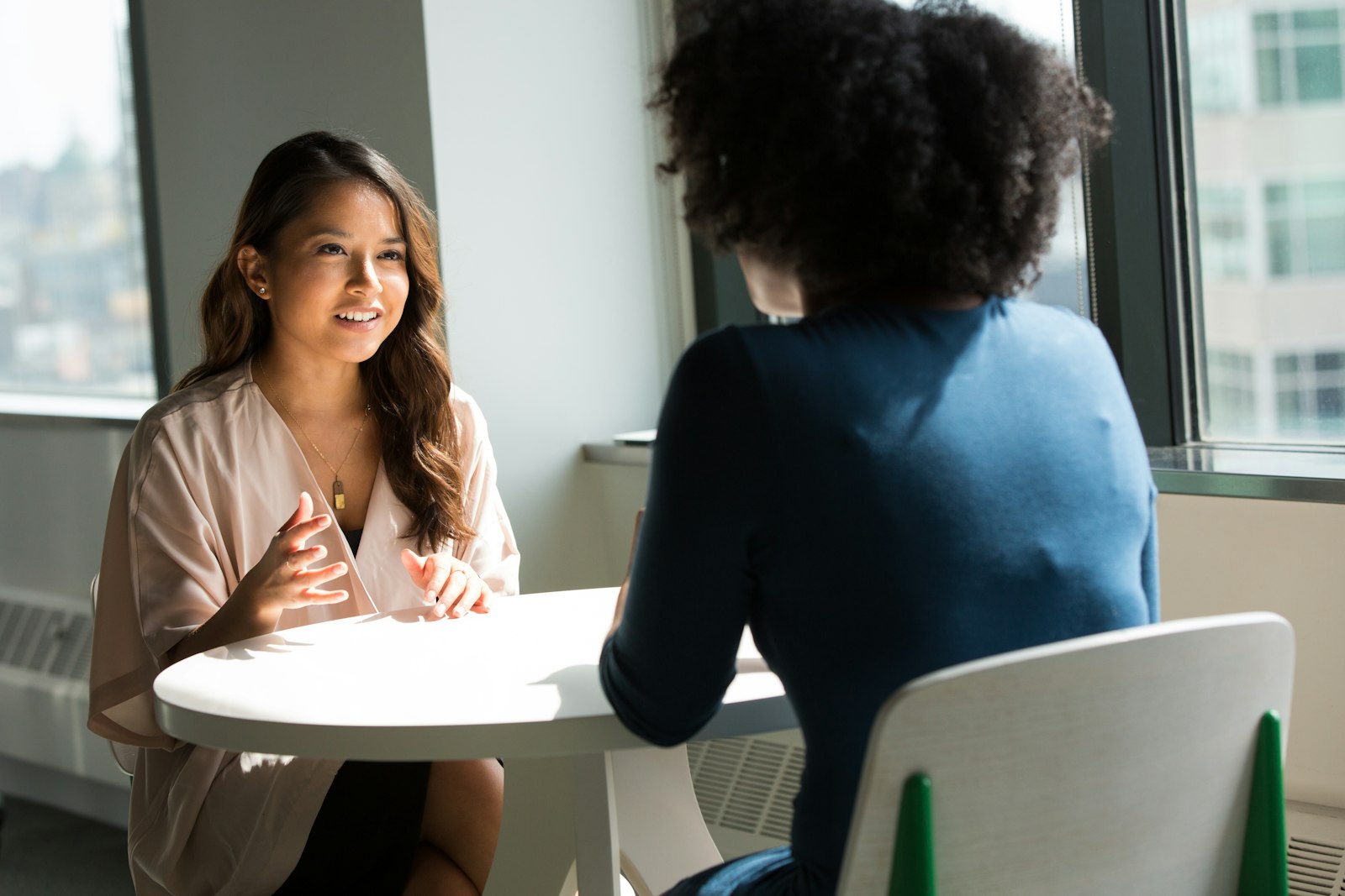 Remote support or an employee: how to assess what you need